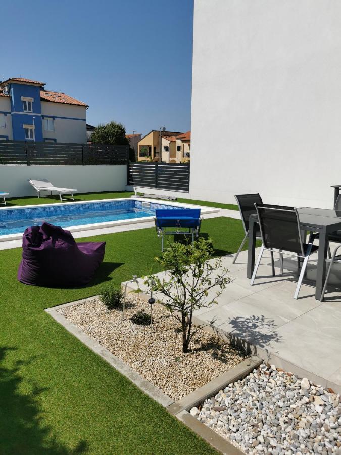 Volme Pool Apartment Баньоле Екстериор снимка