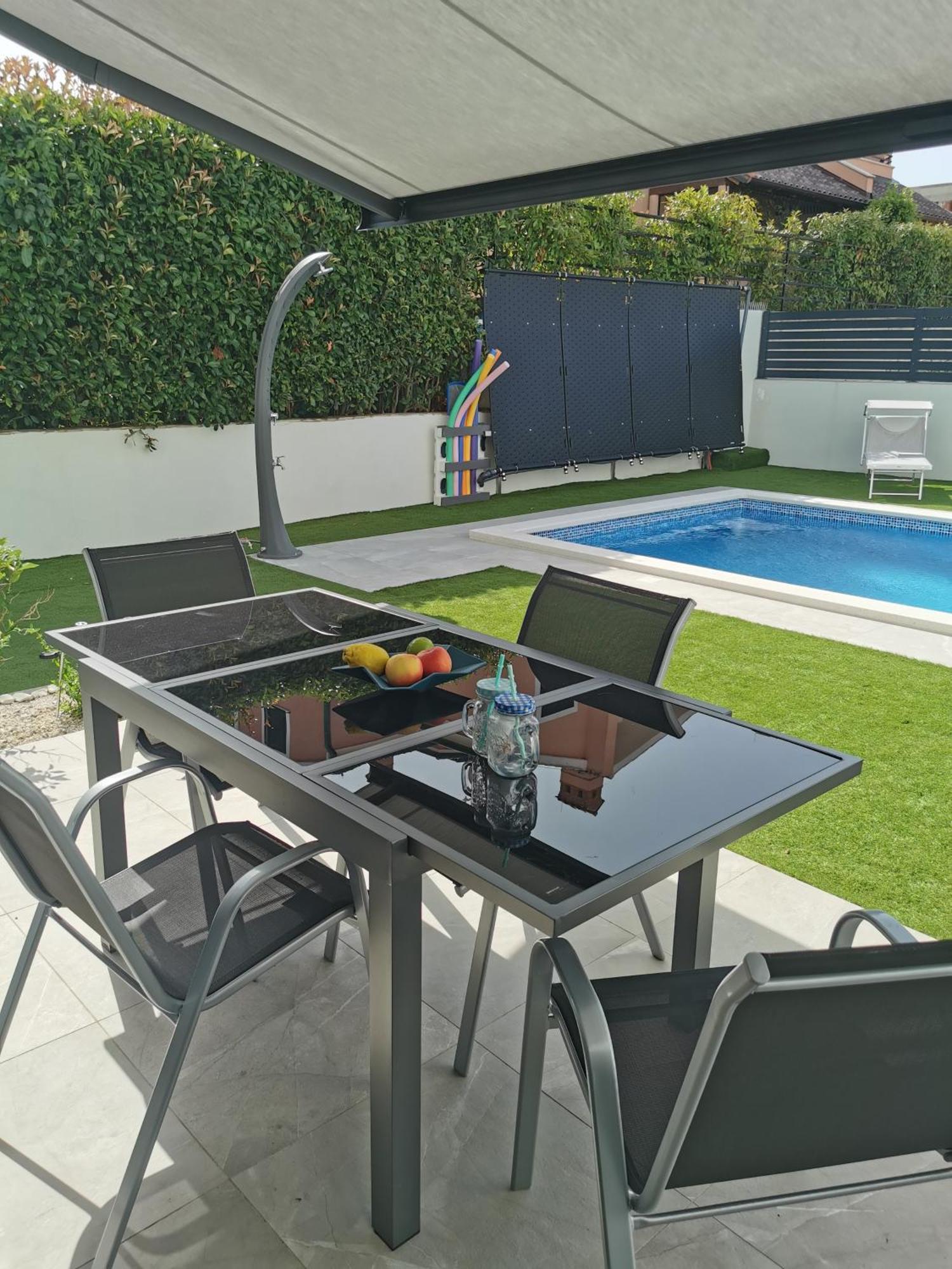 Volme Pool Apartment Баньоле Екстериор снимка